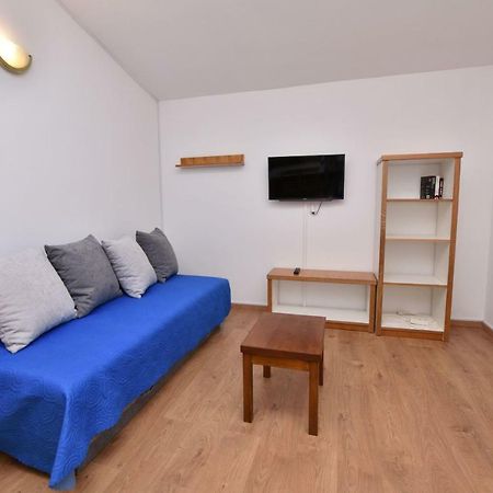 Apartment Damir Primosten Exterior photo