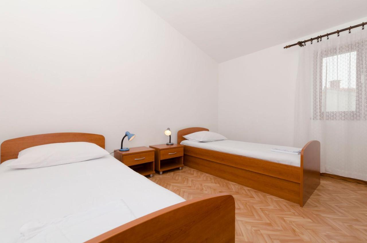 Apartment Damir Primosten Exterior photo
